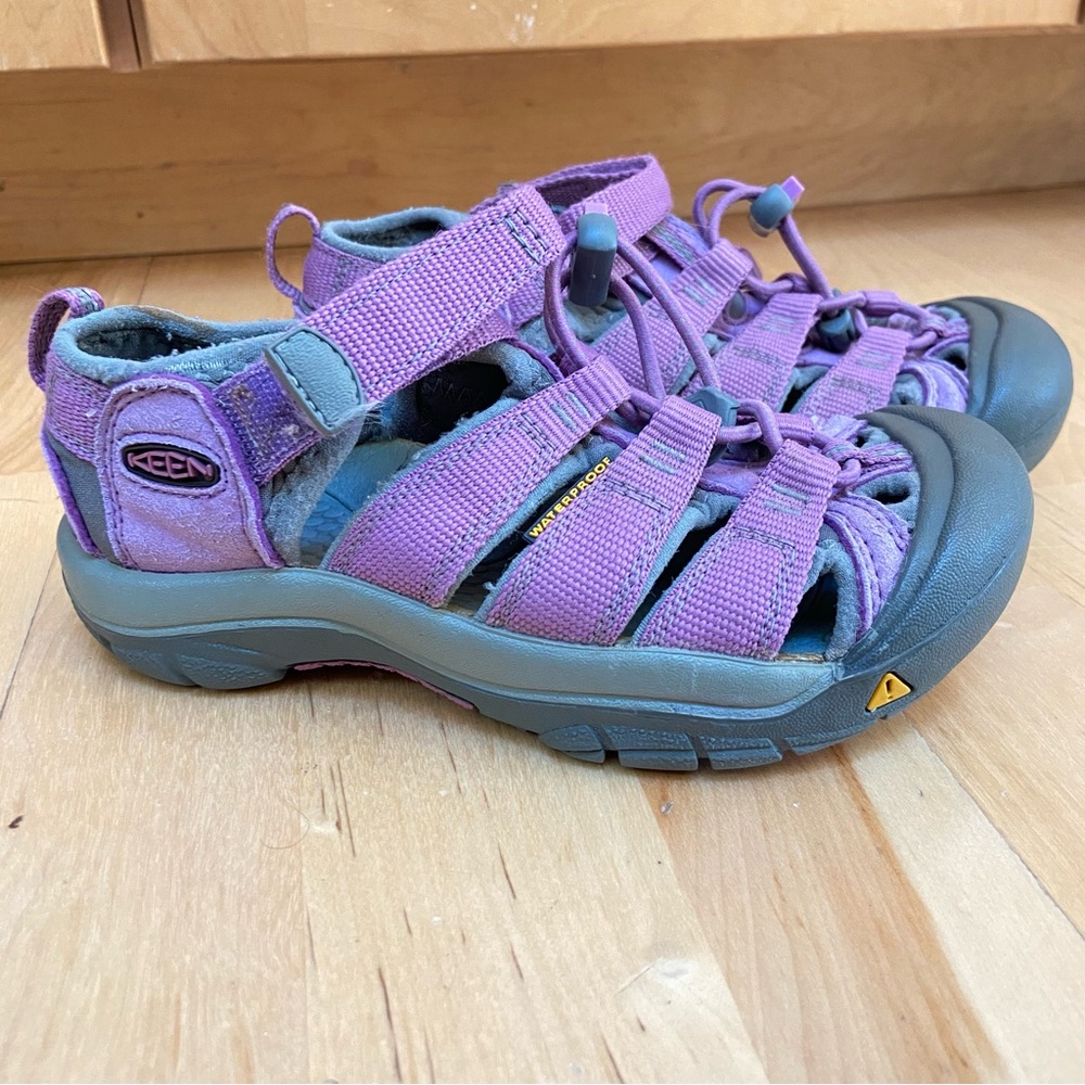 KEEN sandals size 13 little kids